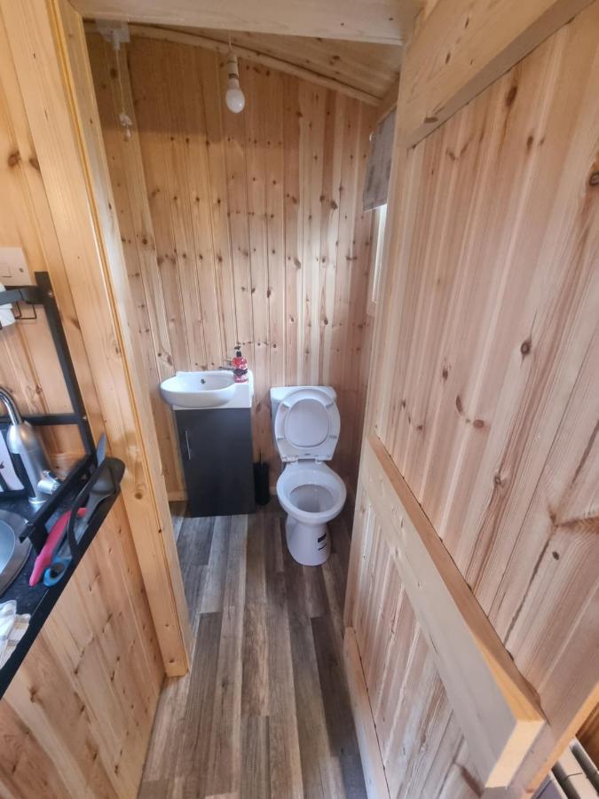 Blair Snug Hut Apartment Kelty Exterior photo