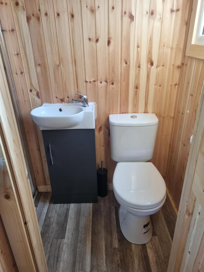 Blair Snug Hut Apartment Kelty Exterior photo