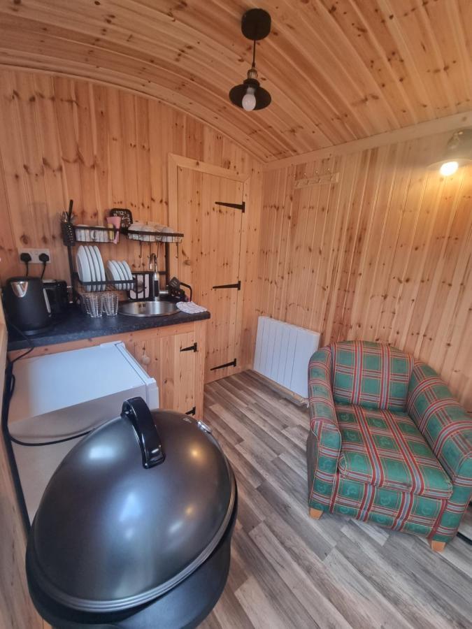 Blair Snug Hut Apartment Kelty Exterior photo