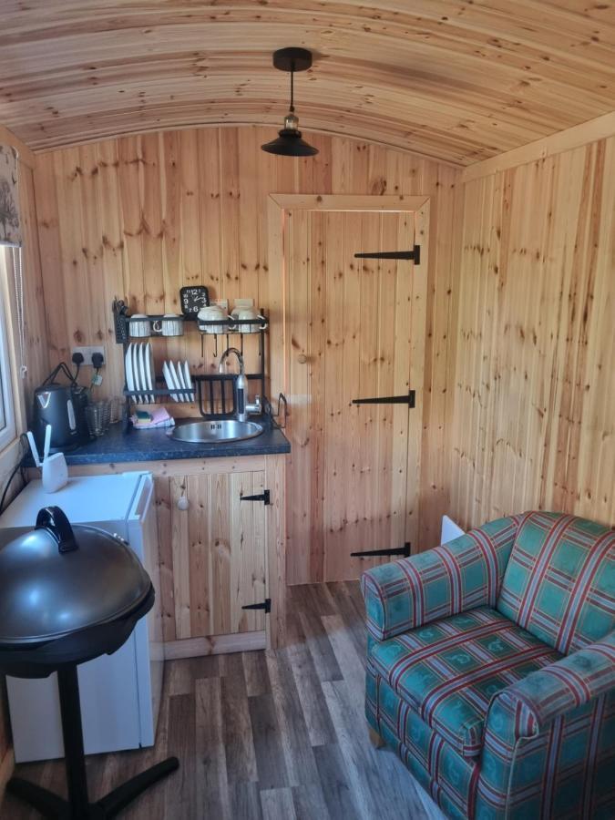 Blair Snug Hut Apartment Kelty Exterior photo